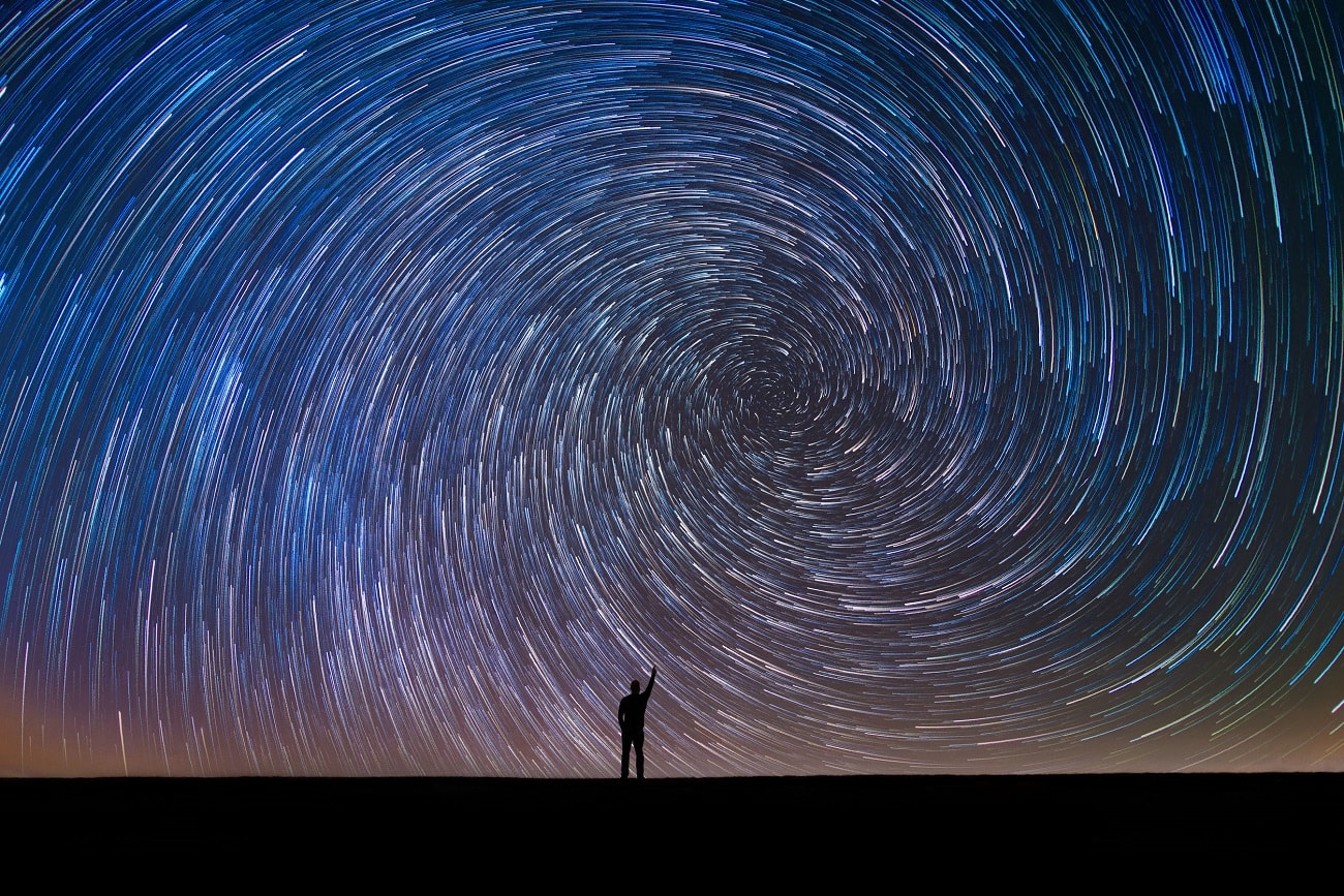 Wygląda jak Gwiazda Śmierci i zawiera ocean. Niezwykły księżyc zadziwia astronomów