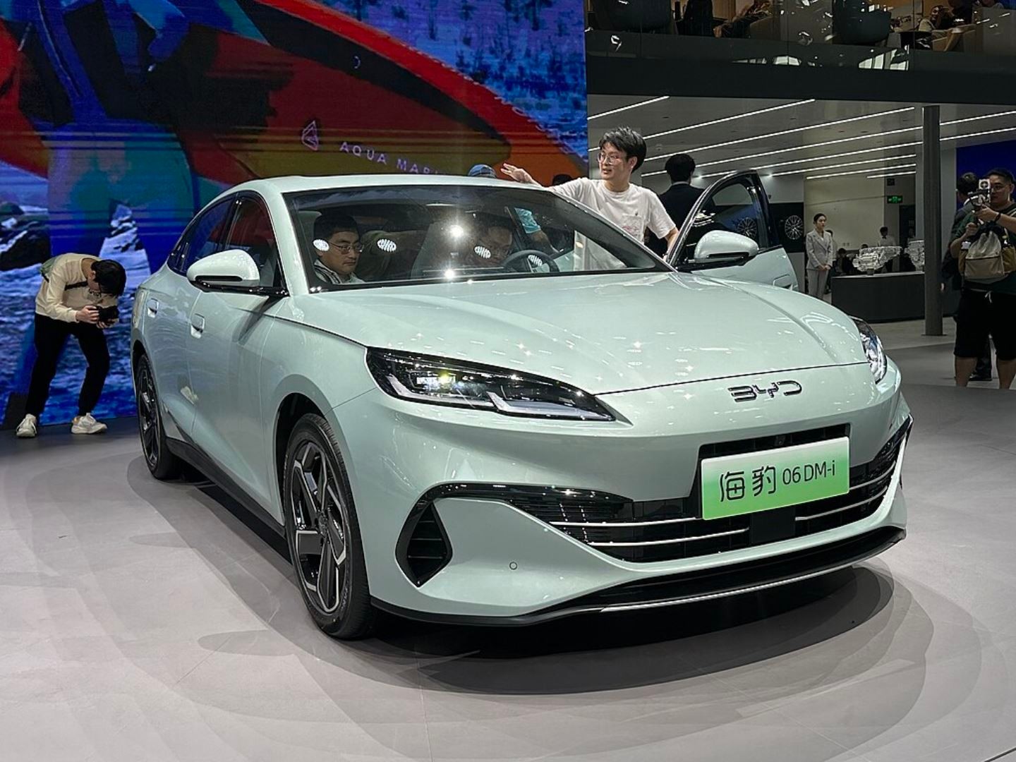 Zasięg do 2100 km gwarantowany. Nowe chińskie samochody kładą na łopatki konkurencję