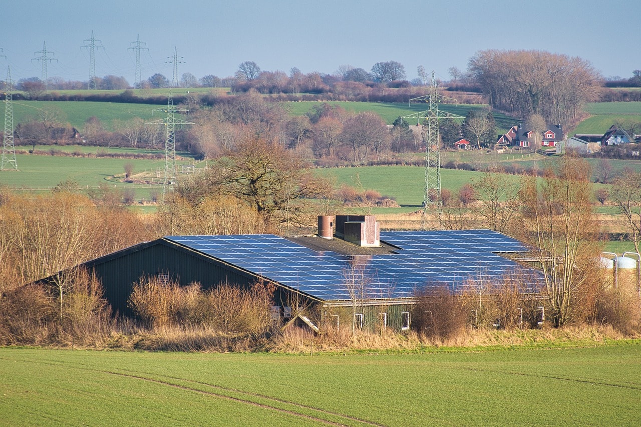 Urząd Regulacji Energetyki opublikował raport o fotowoltaice i innych odnawialnych źródłach energii w Polsce
