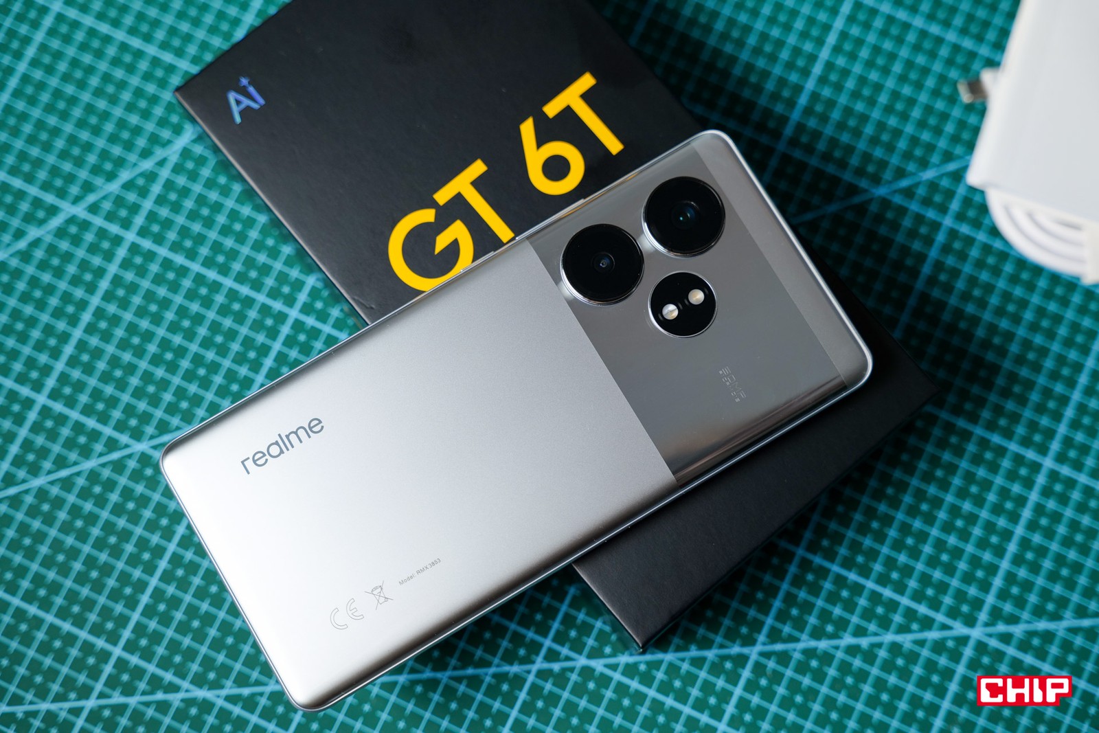 Na rynku coraz więcej zabójców flagowców. Realme GT 6T zaskoczy specyfikacją