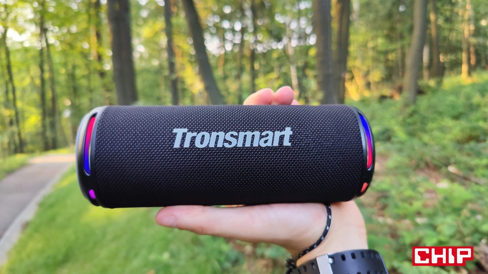 Masz na oku tani i dobry głośnik przewodowy na wakacje? Test Tronsmart T7 Lite powinien cię zainteresować