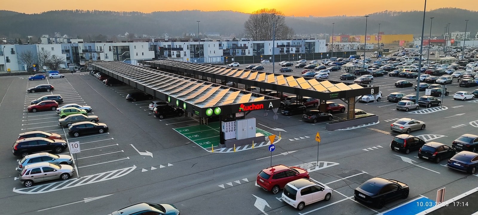 Masz samochód elektryczny? Masz dodatkowy powód, żeby pojechać na zakupy do Auchan