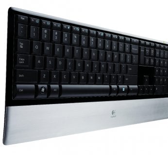 Logitech diNovo For Notebooks zapewnia wygodę pisania znaną z notebooków, ale ma rozmiary typowe dla klawiatur stacjonarnych.