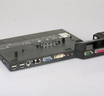 Niektóre notebooki, choć kompatybilne ze stacją dedykowaną, nie potrafią wykorzystać jej złącza DVI.