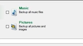 Okno »Smart Select« pozwala tworzyć archiwum wybranych folderów. Oszczędzimy przestrzeń na dysku docelowym. Jest to też bardzo przydatne przy tworzeniu kopii przez Internet.