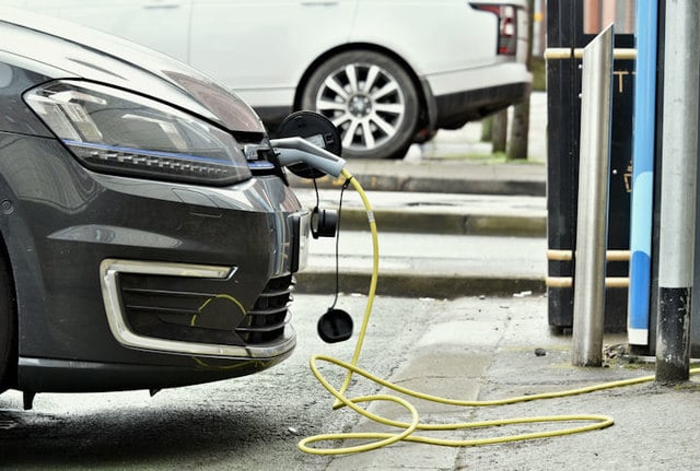 Narzekasz na ładowanie elektrycznych samochodów, a nie wiesz, że istnieje alternatywa. Chiny ją pokazały