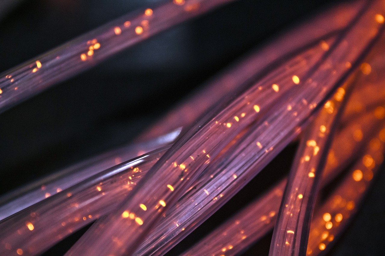 Transatlantyk nowej ery. Światłowód Petal prześle milion gigabitów na sekundę