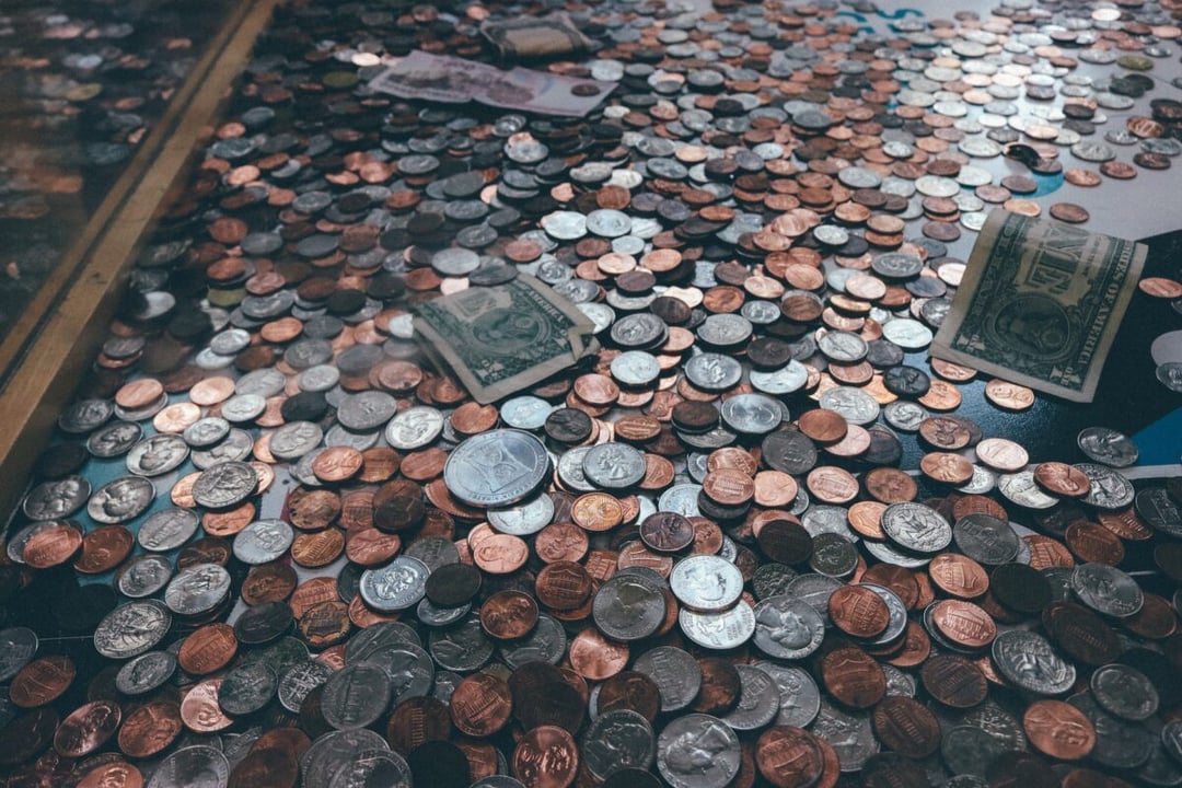 Czy e-pieniądze to najłatwiejszy sposób płacenia za gry bez konta bankowego?