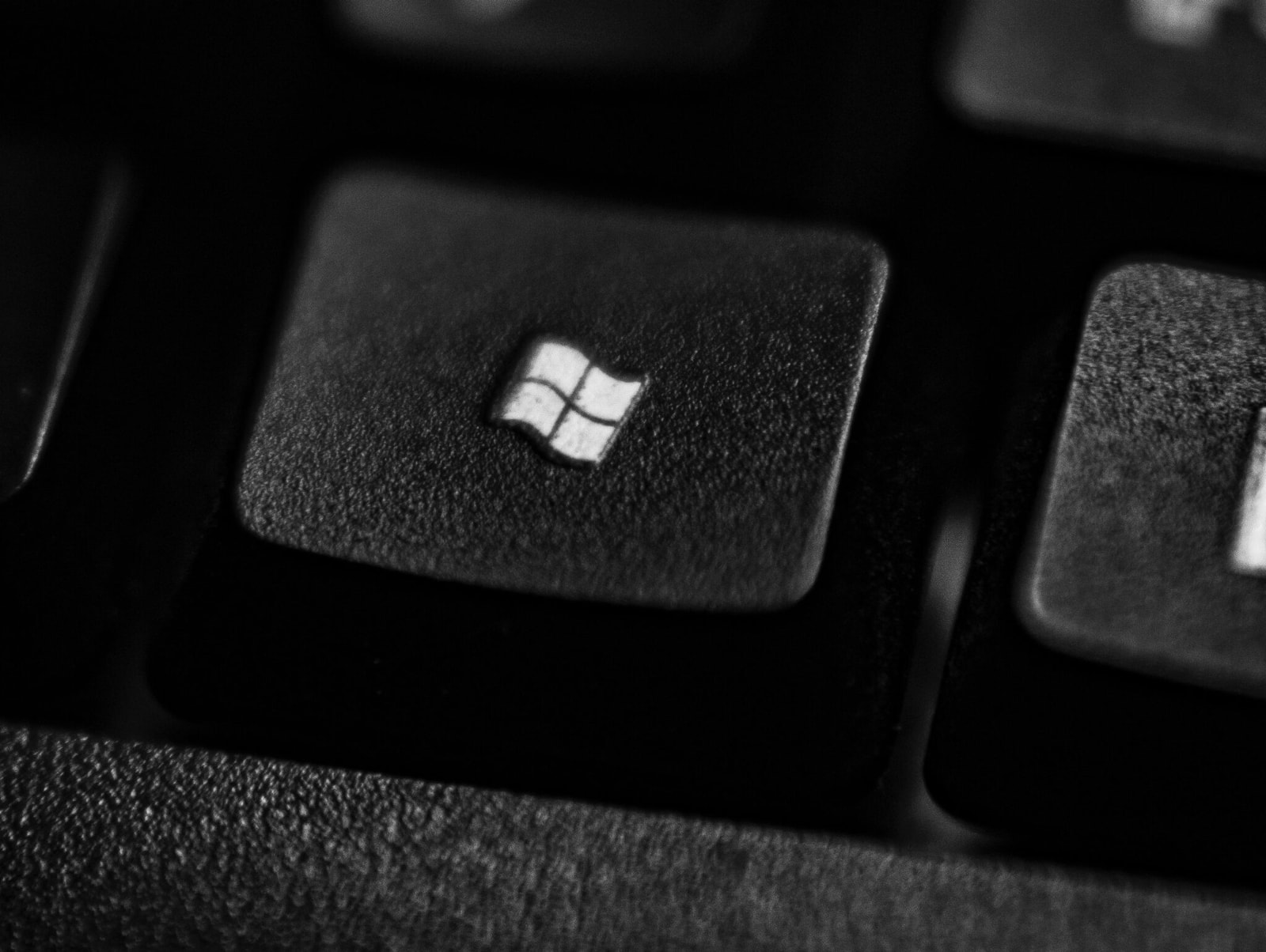 Natychmiast wyłącz tę funkcję w Windows 11. Skok wydajności poczujesz od razu