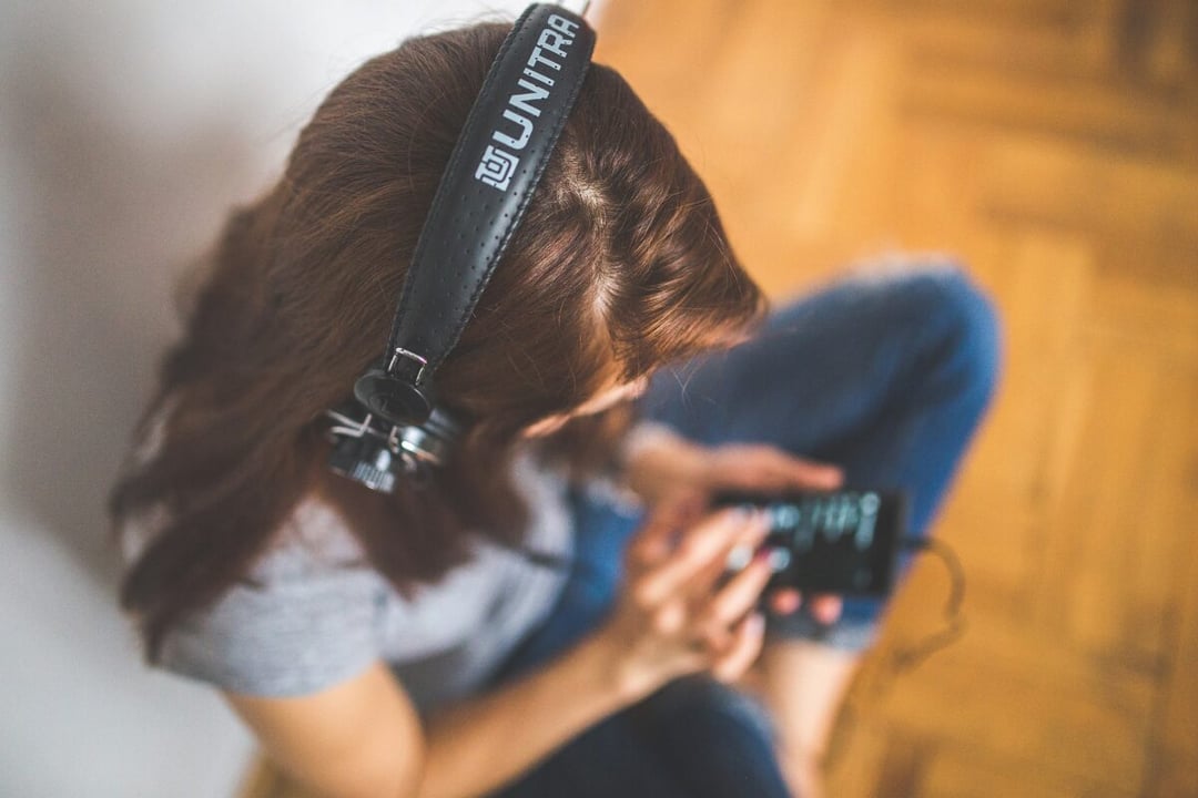 Spotify walczy z muzyką AI. Ale tylko na pół gwizdka