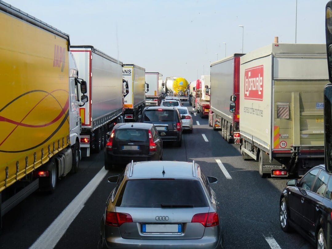 Sam sobie sterem i elektrownią. Czy dla dobra sieci tak właśnie musi wyglądać przyszłość pojazdów?