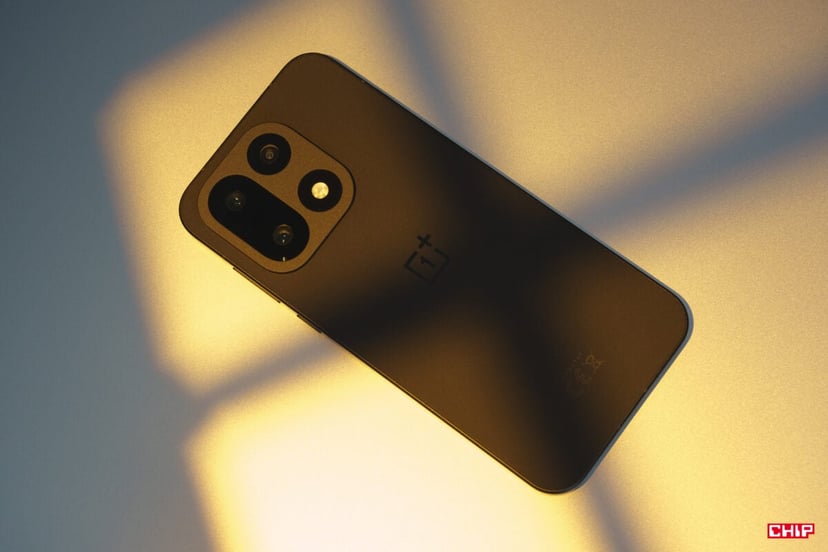 Test OnePlus 15. Panie Sulu, Warp 9 i prosto, aż do rana