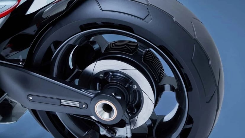 Motocykl przyszłości z dwoma silnikami, czyli jak Honda rozwali konkurencję na łopatki