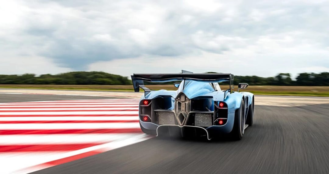 Najdziwniejszy samochód ostatnich lat trafi do klientów. Wygląda jak żart, ale produkcja ruszyła