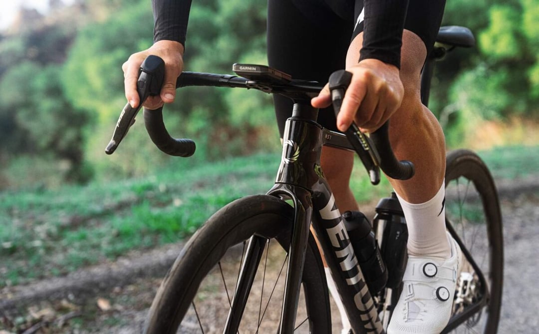 Ten rower wygląda jak pocisk i chce nim być. Ventum NS1 Gen3 obiecuje dłużej trzymać prędkość na płaskim