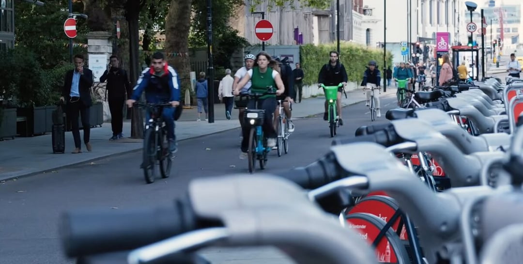 Na nic Twoje słuchawki z ANC. Teraz rowerzysta upomni się o Twoją uwagę