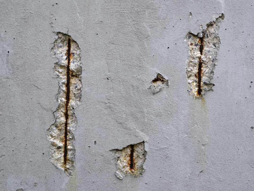 Uśpione bakterie czekają, aż beton zacznie pękać. Wtedy zaczynają go naprawiać