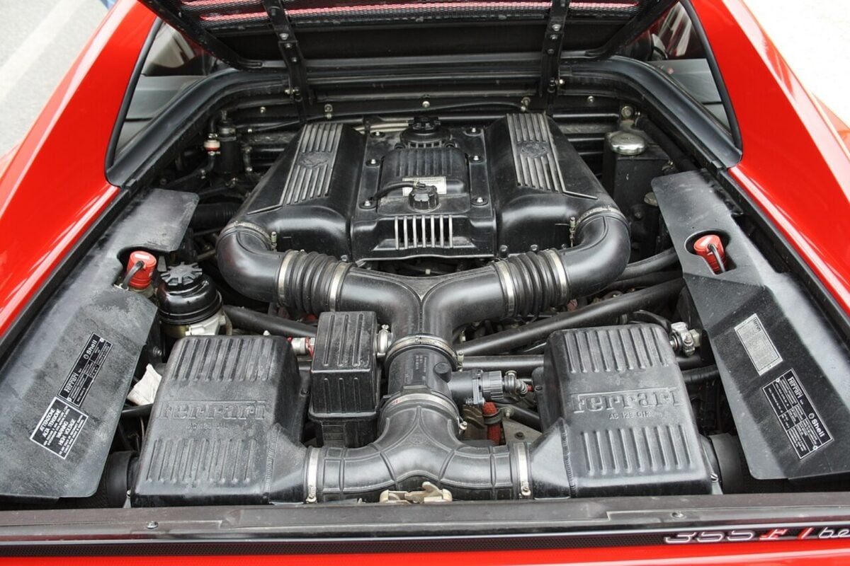 Ten motocykl nie powinien istnieć. Ferrari F355 oddało mu serce za ponad 1,8 mln zł