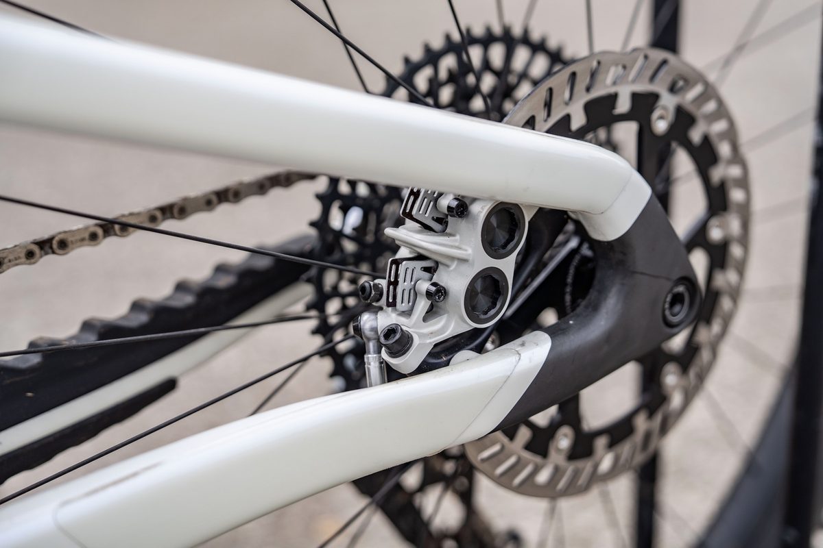 Rowerowy hamulec, który nie boi się niczego. Race Pro to najmocniejszy hamulec Magury